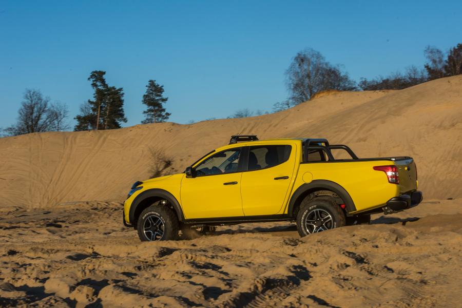  Mitsubishi L200 Monster Concept 2016 года  (фото 8 из 30)